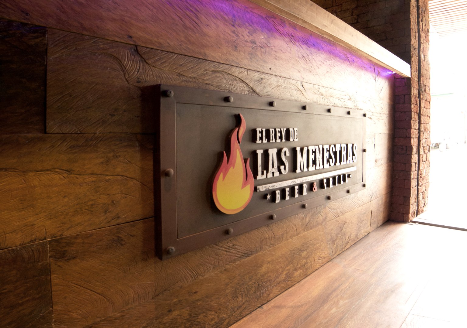 4Studio.com.ec | El Rey de Las Menestras