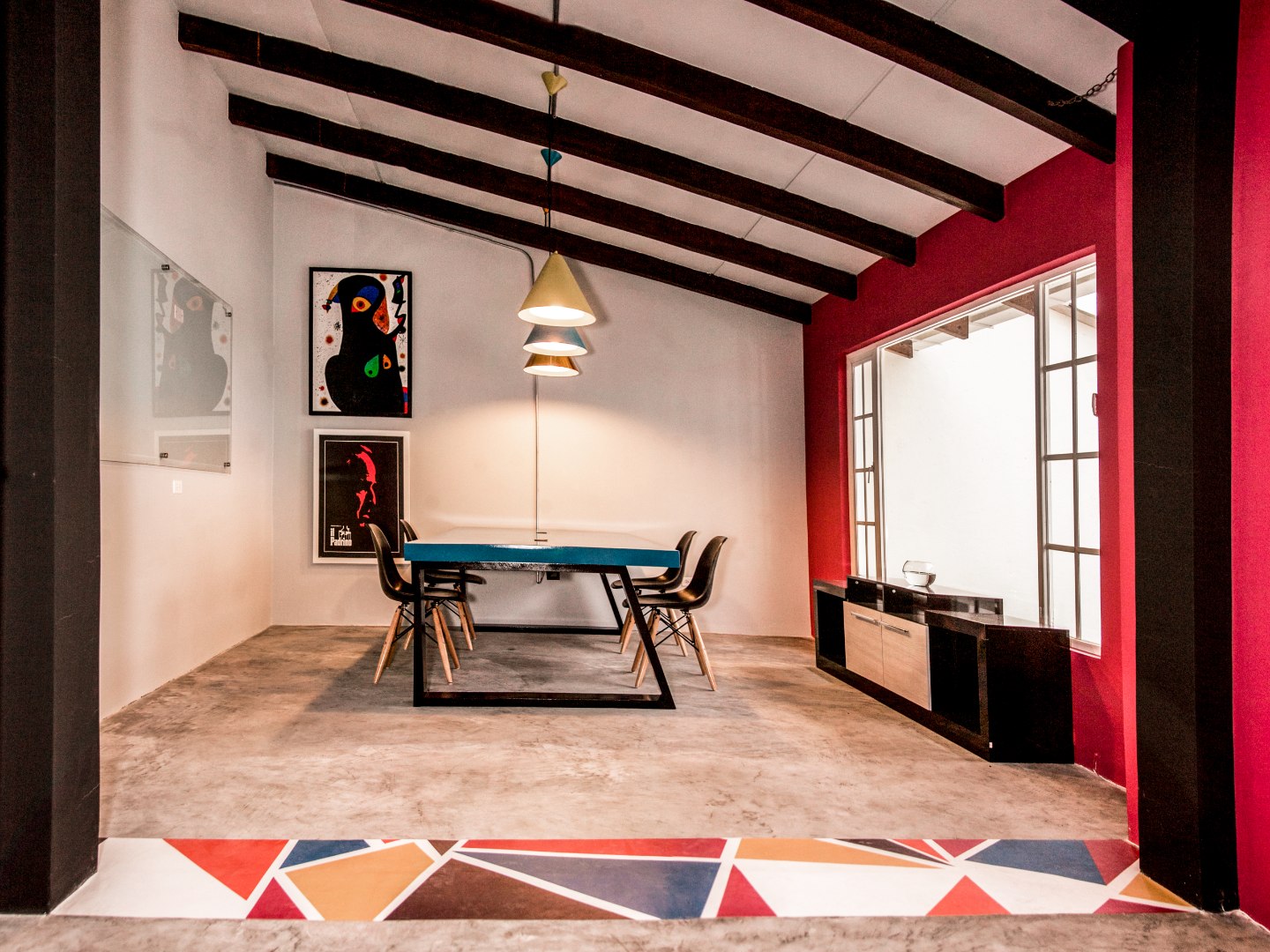 4Studio.com.ec | Oficina UIO BTL